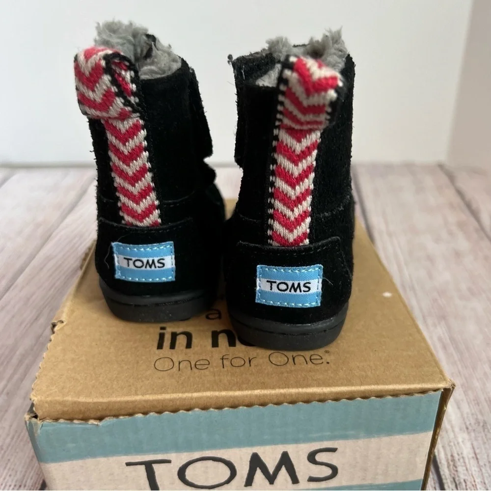 TOMS Nepal Boot Black Suede 3